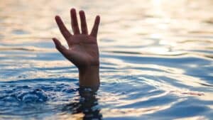 Kā režīmam izglābties.